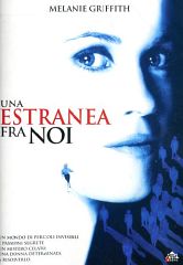 UNA ESTRANEA FRA NOI