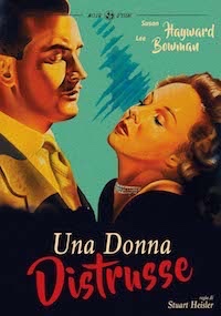 UNA DONNA DISTRUSSE