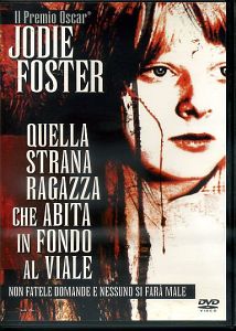 QUELLA STRANA RAGAZZA CHE ABITA IN FONDO AL VIALE